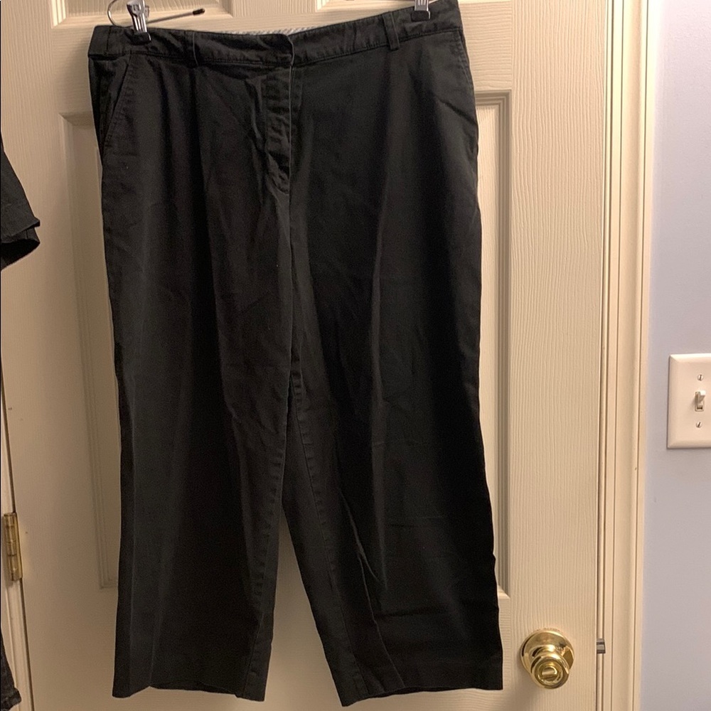 Briggs New York Women’s Black Capri Pants 14